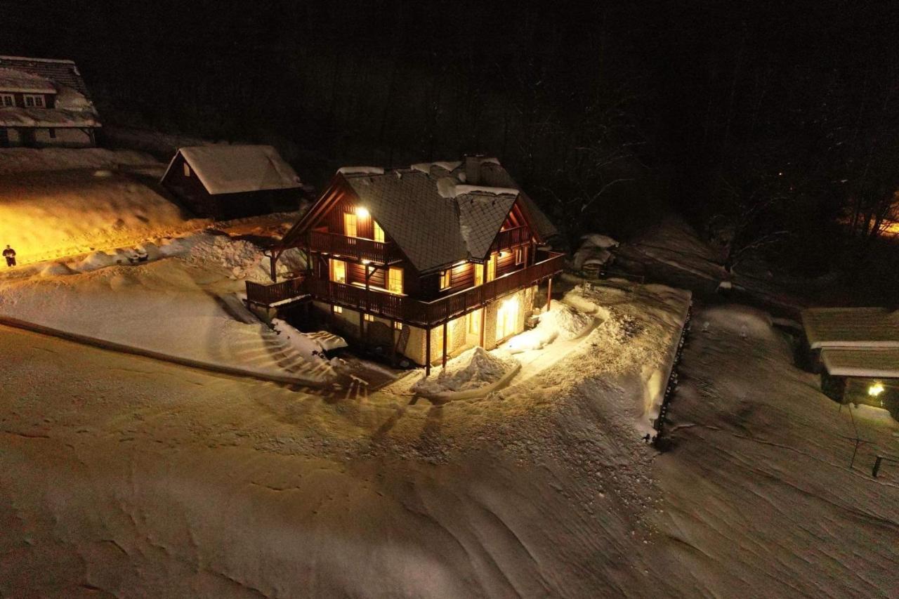 Rodinny Dum Na Slunecni Strani Dolni Dvur Exterior foto